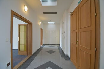 Pronájem kancelářských prostor 100 m², Hradec Králové