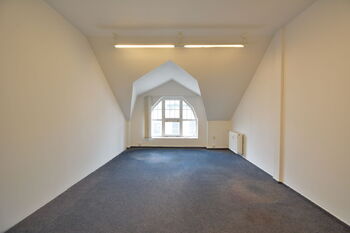 Pronájem kancelářských prostor 100 m², Hradec Králové