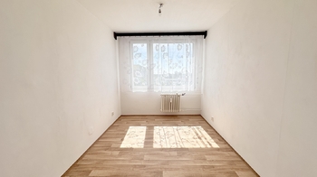 Ložnice - Prodej bytu 2+kk v osobním vlastnictví 40 m², Kladno