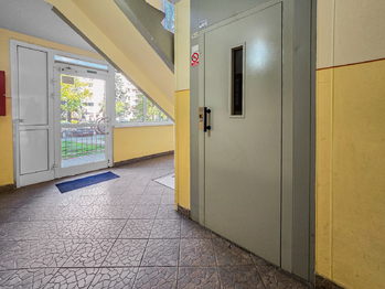 Pronájem bytu 1+1 v družstevním vlastnictví 32 m², Praha 9 - Střížkov