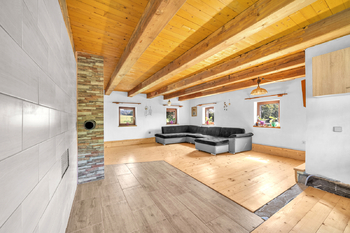 Prodej rodinného domu, Rokytnice v Orlických horách - obývací pokoj - Prodej chaty / chalupy 201 m², Rokytnice v Orlických horách