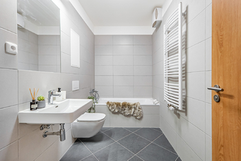 Prodej bytu 1+kk v osobním vlastnictví 34 m², Praha 10 - Dolní Měcholupy