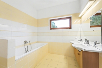 Prodej domu 220 m², Hrusice