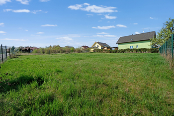 Prodej pozemku 1032 m², Tuklaty