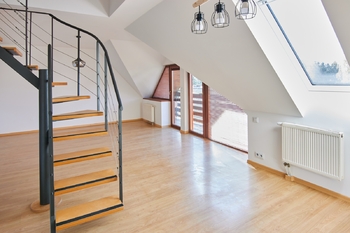 Pronájem bytu 4+kk v osobním vlastnictví 99 m², Hostivice