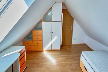 Pronájem bytu 4+kk v osobním vlastnictví 99 m², Hostivice