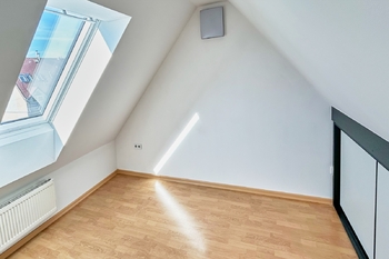 Pronájem bytu 4+kk v osobním vlastnictví 99 m², Hostivice