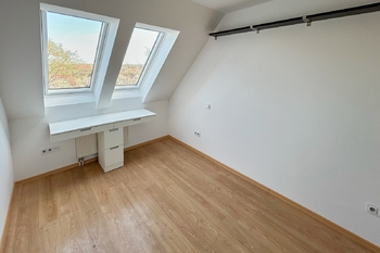 Pronájem bytu 4+kk v osobním vlastnictví 99 m², Hostivice