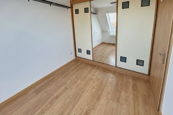 Pronájem bytu 4+kk v osobním vlastnictví 99 m², Hostivice