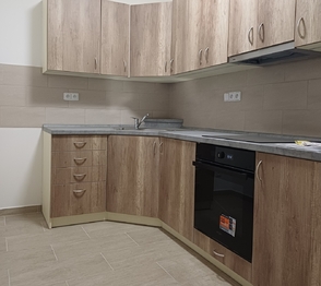 V bytě je nová kuchyňská linka se zabudovanými spotřebiči - Pronájem bytu 2+kk v osobním vlastnictví 58 m², Sedlčany 