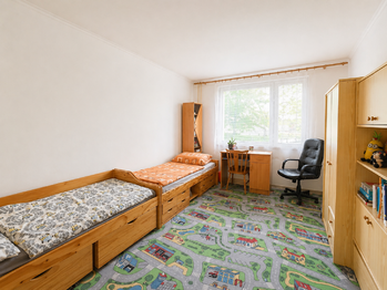 pokoj 3 - Prodej bytu 3+1 v osobním vlastnictví 78 m², Bílina