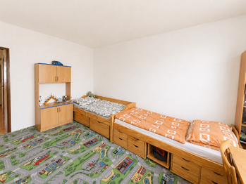 pokoj 3 - Prodej bytu 3+1 v osobním vlastnictví 78 m², Bílina