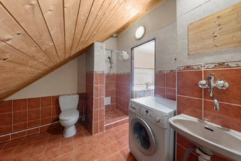 Prodej domu 200 m², Měnín