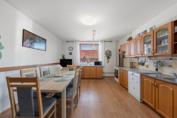 Prodej domu 200 m², Měnín