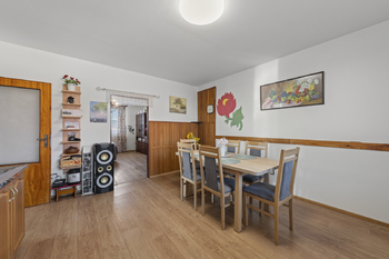 Prodej domu 200 m², Měnín