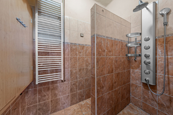 Prodej domu 200 m², Měnín