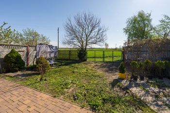 Prodej domu 200 m², Měnín