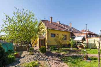 Prodej domu 200 m², Měnín