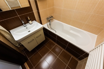 Byt 3+1, po kompletní nadstandardní rekonstrukci, 73 m2+lodžie, Horníkova, Líšeň, Brno - Prodej bytu 3+1 v osobním vlastnictví 73 m², Brno