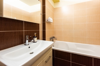 Byt 3+1, po kompletní nadstandardní rekonstrukci, 73 m2+lodžie, Horníkova, Líšeň, Brno - Prodej bytu 3+1 v osobním vlastnictví 73 m², Brno