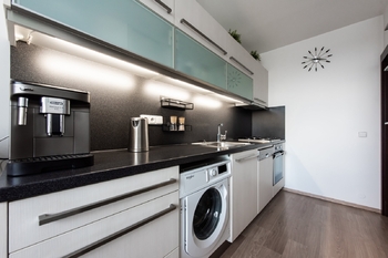 Byt 3+1, po kompletní nadstandardní rekonstrukci, 73 m2+lodžie, Horníkova, Líšeň, Brno - Prodej bytu 3+1 v osobním vlastnictví 73 m², Brno