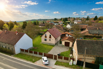 letecký pohled - Prodej domu 190 m², Všestary