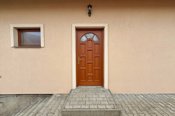 vstup - Prodej domu 190 m², Všestary