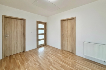 chodba v podkroví - Prodej domu 190 m², Všestary