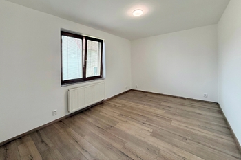pokoj pro hosty - Prodej domu 190 m², Všestary