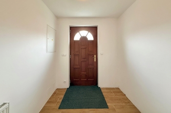 zádveří - Prodej domu 190 m², Všestary