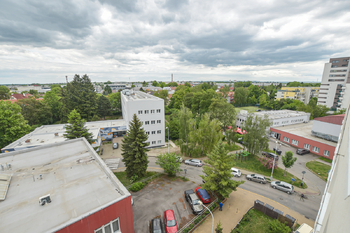 Pohled z okna - Pronájem bytu 1+kk v osobním vlastnictví 36 m², Praha 9 - Letňany