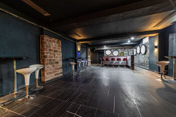 Pronájem obchodních prostor 140 m², Břidličná