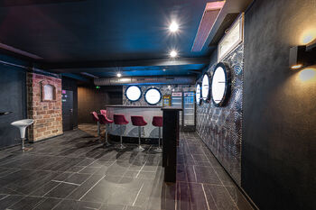 Pronájem obchodních prostor 140 m², Břidličná