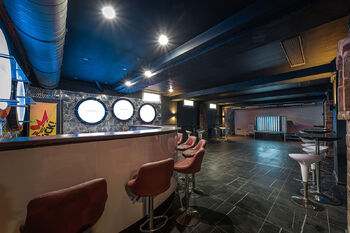 Pronájem obchodních prostor 140 m², Břidličná