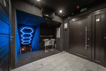 Pronájem obchodních prostor 140 m², Břidličná