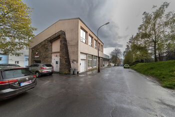 Pronájem obchodních prostor 140 m², Břidličná