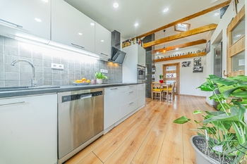 Prodej pozemku 695 m², Říčany