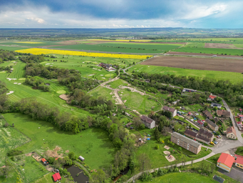 Prodej pozemku 1000 m², Bitozeves