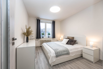Pronájem bytu 4+kk v družstevním vlastnictví 83 m², Praha 5 - Smíchov