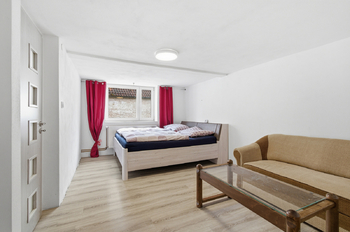 Prodej domu 207 m², Lnáře