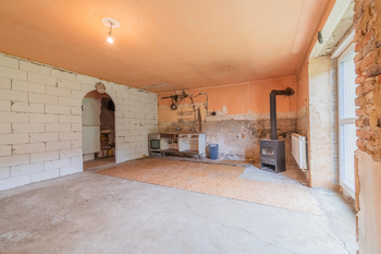 Prodej domu 207 m², Lnáře