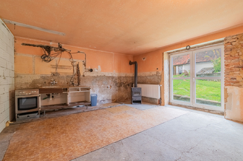Prodej domu 207 m², Lnáře
