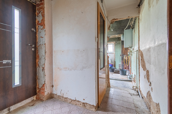 Prodej domu 207 m², Lnáře