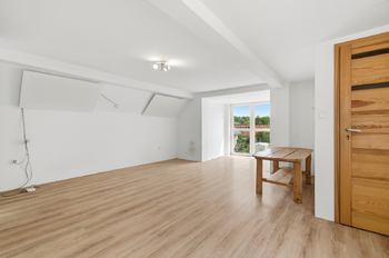 Prodej domu 207 m², Lnáře