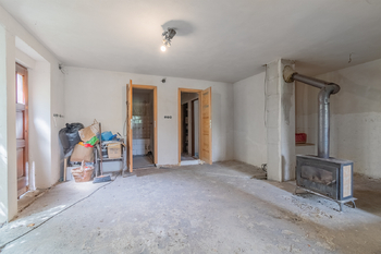 Prodej domu 207 m², Lnáře