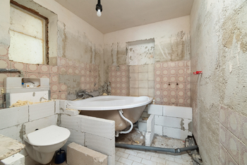 Prodej domu 207 m², Lnáře