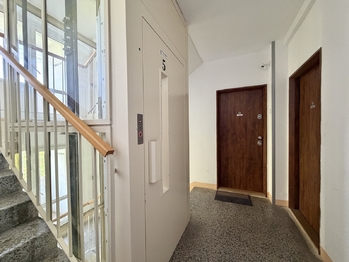 Pronájem bytu 1+1 v osobním vlastnictví 34 m², Jirkov