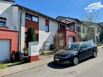 Bezproblémové parkování - Prodej bytu 2+kk v osobním vlastnictví 38 m², Říčany