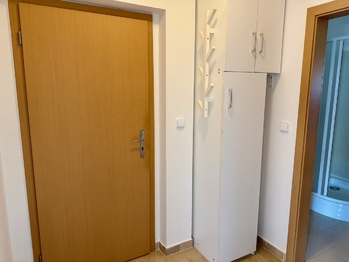 Předsíň - Prodej bytu 2+kk v osobním vlastnictví 38 m², Říčany