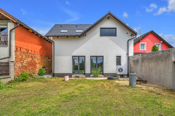 Prodej domu 160 m², Dolní Bousov